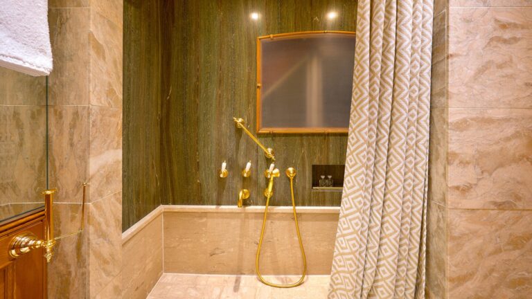 Master Ensuite
