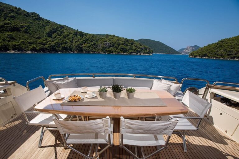 Alfresco Dining