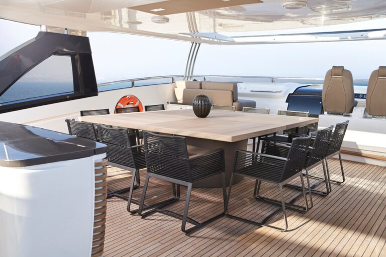 Alfresco Dining On Sun Deck