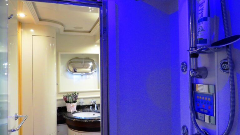 MY SANTA LUCIA FAST - Master Ensuite