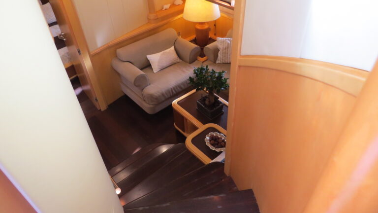 MY SANTA LUCIA FAST - Steps to lower deck