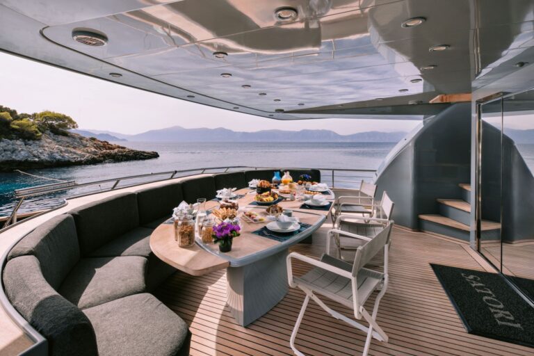 Main Deck Aft Dining