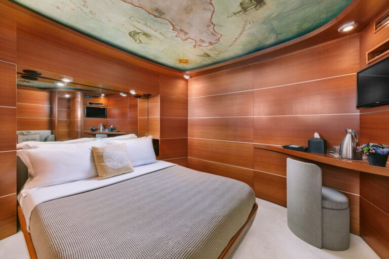 Double Guest Cabin