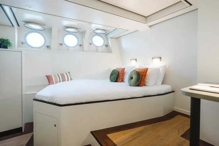 Double Cabin