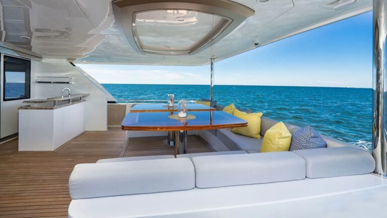 Aft deck dining