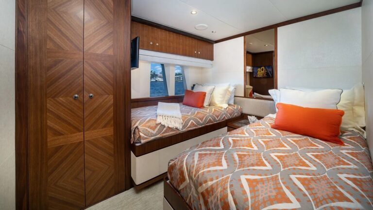 Twin cabin