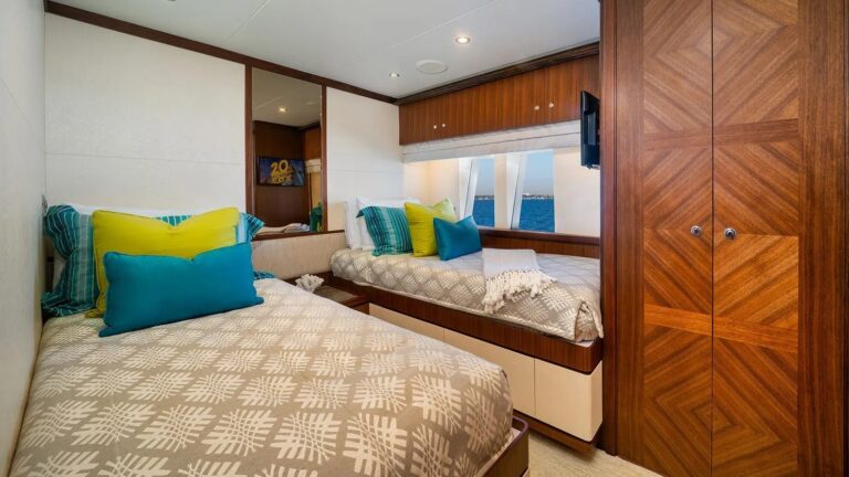 Twin cabin