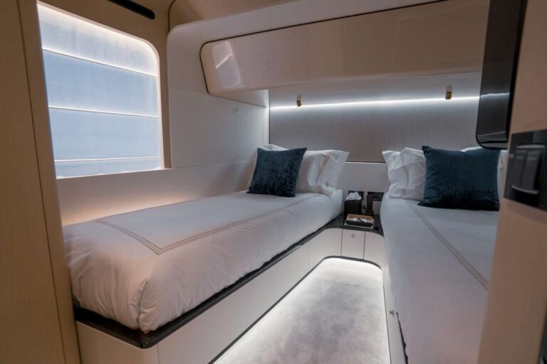Twin cabin