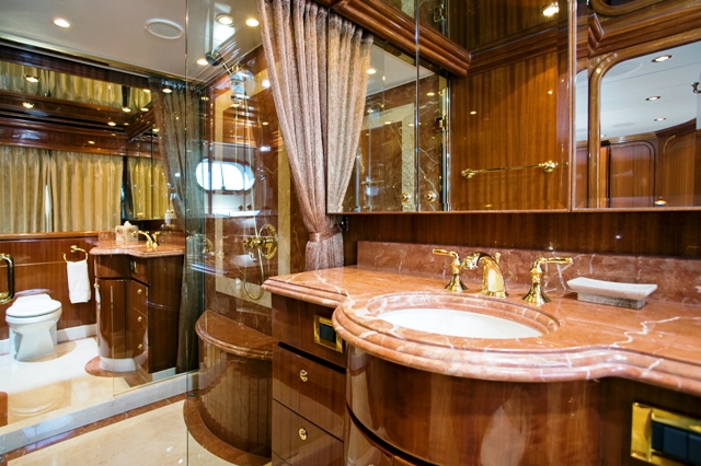 MY SEA VENTURE - Master ensuite