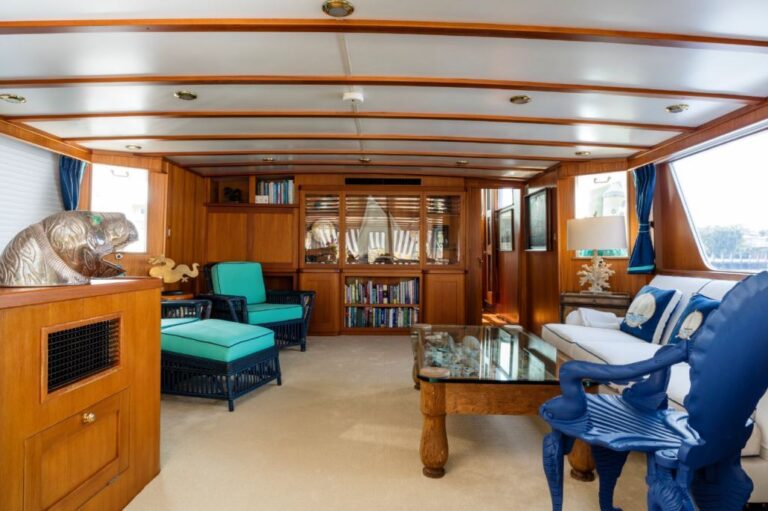 MY SEAFARI - Salon view