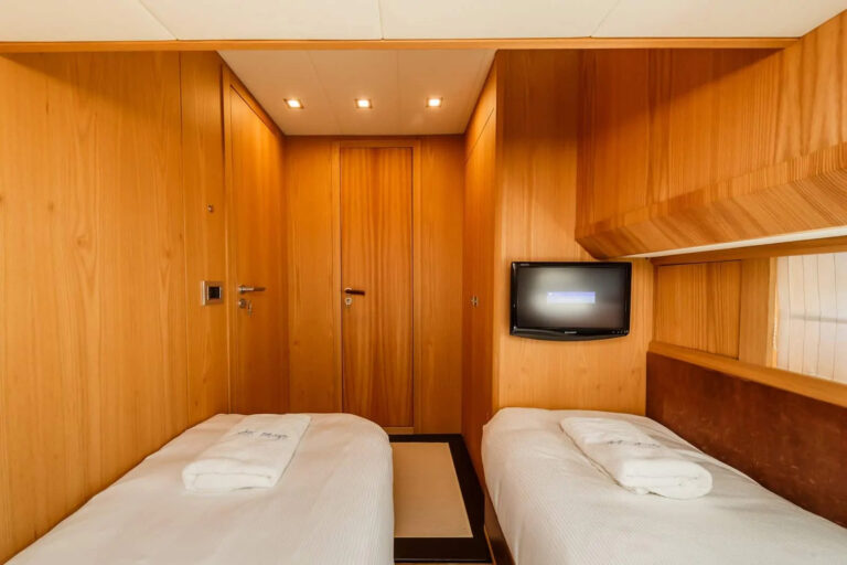 Twin Cabin