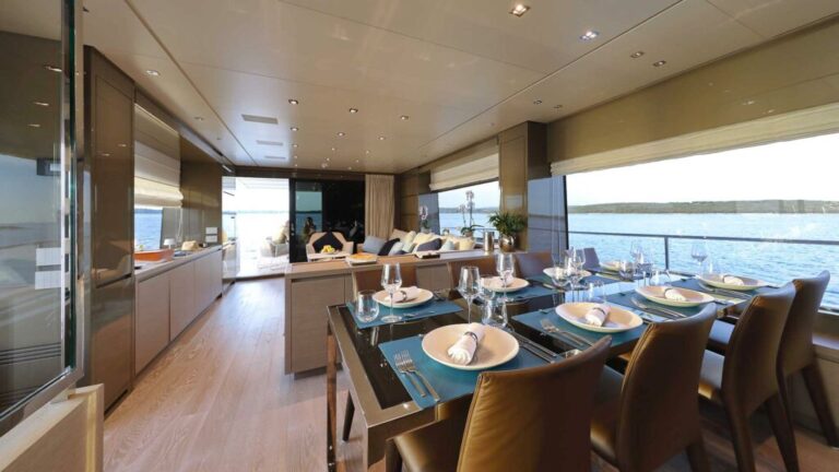 Main salon dining