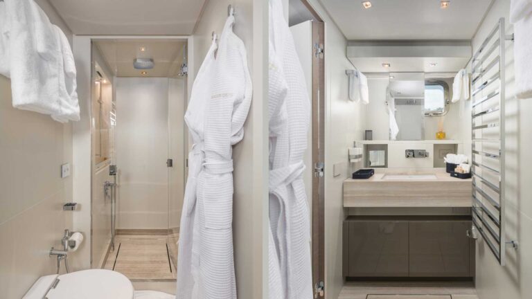 Master ensuite bathroom