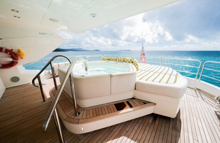 Exterior Sunbathing Area