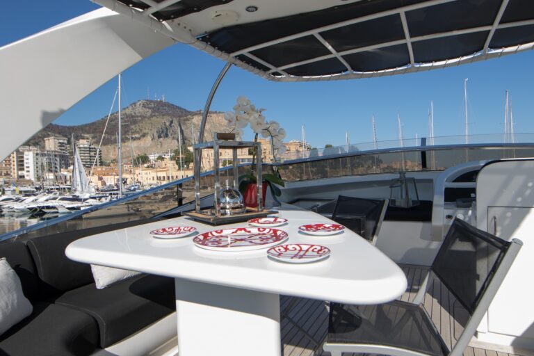 Upper Deck Dining