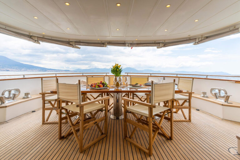 Main Deck Dining