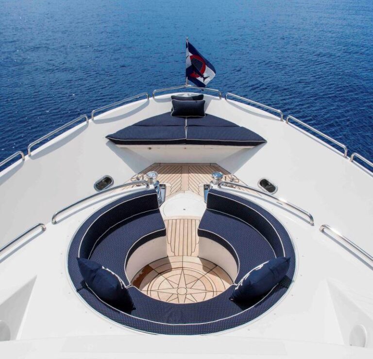 MY SHARON LEE - Foredeck