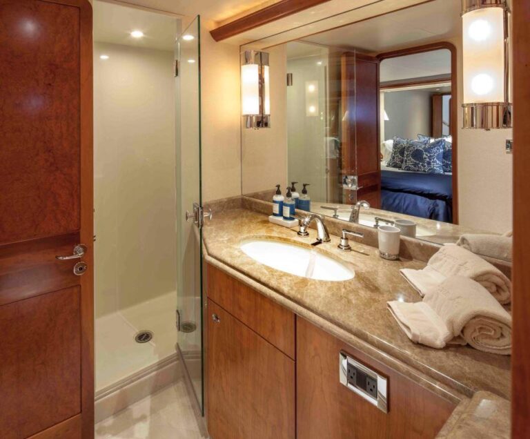 MY SHARON LEE - VIP ensuite