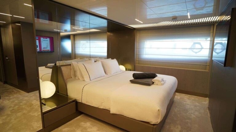 Double suite