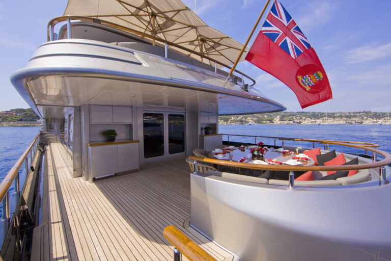 MY SILVER DREAM - Main deck aft