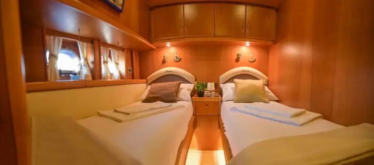 Twin cabin