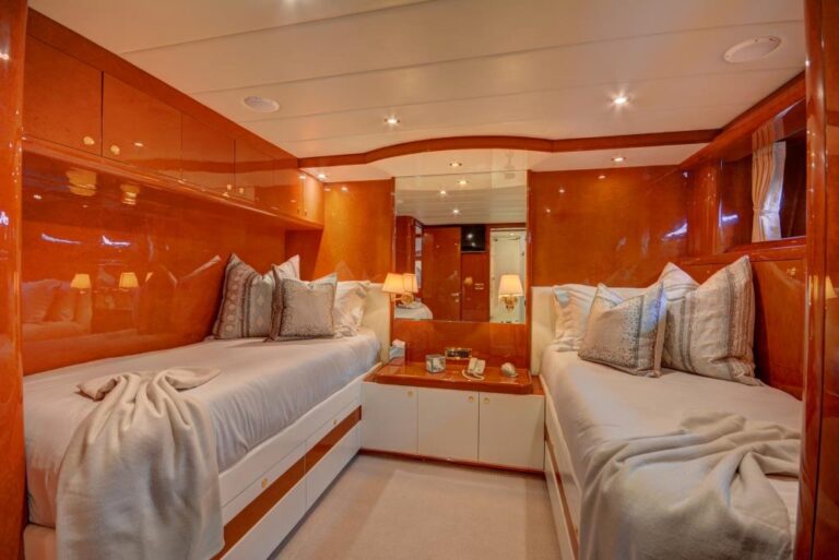 MY SIXTY SIX - Twin cabin