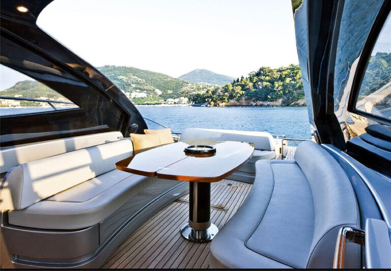 Exterior Dining