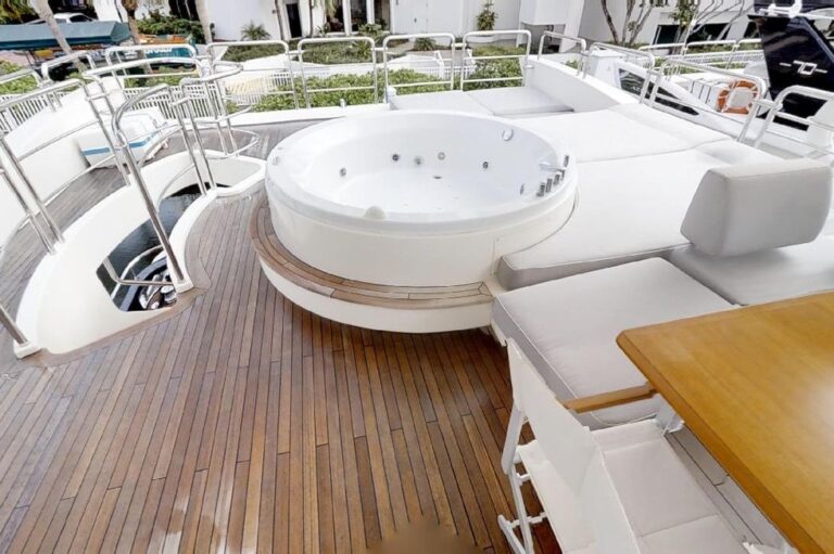 Sun Deck Jacuzzi