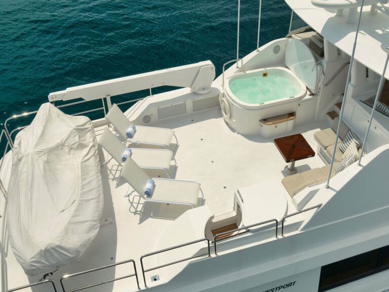 Sun Deck With Jacuzzi