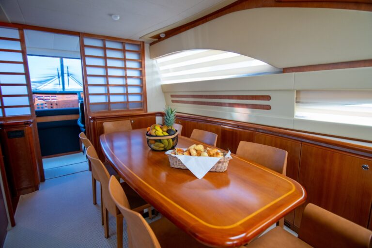 Main salon dining