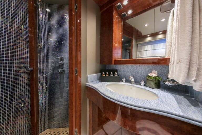 Guest Cabin Ensuite