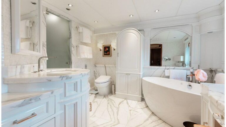 Master Ensuite Bathroom