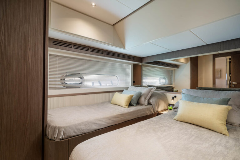 Twin cabin