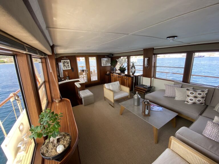 Saloon