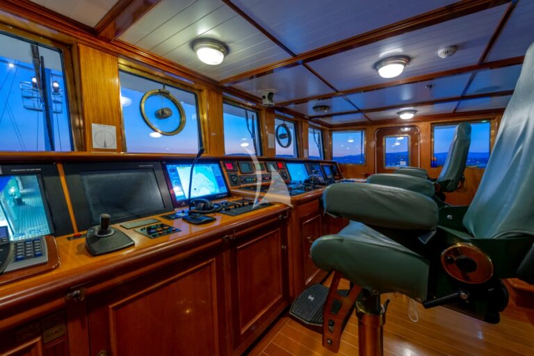Captains Cabin
