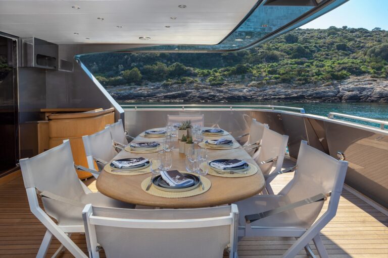 Main Deck Dining