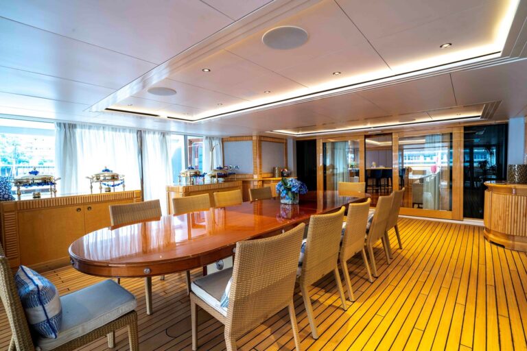 Dining Table Exterior