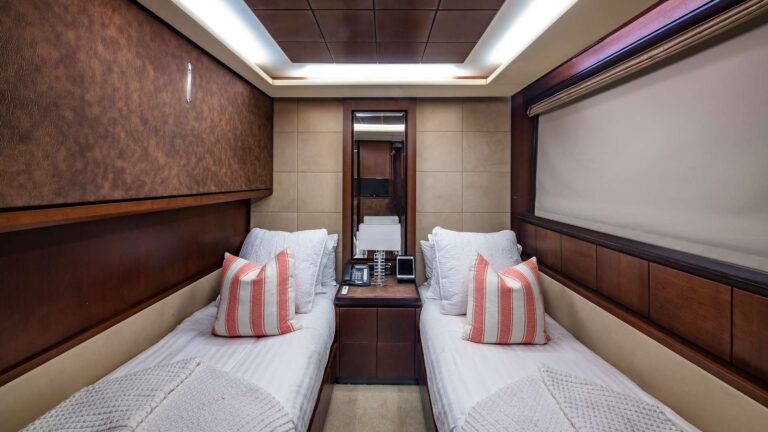 Twin Cabin