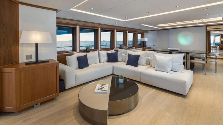 Main Salon Lounge