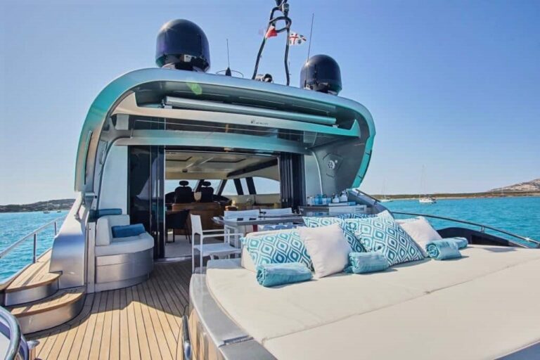 Main Deck Aft Cockpit