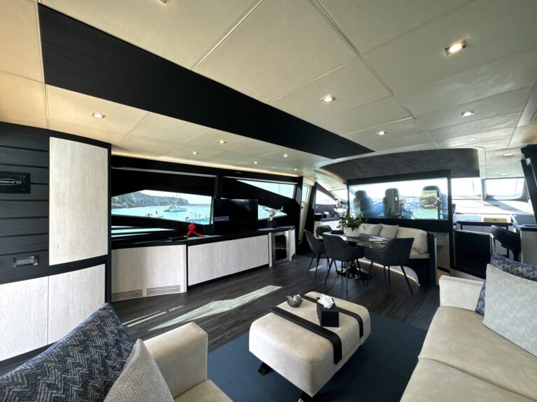Main Salon Lounge