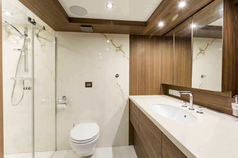 Ensuite Master Bathroom