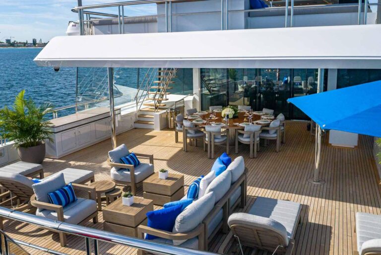 Aft Deck Dining And Seating