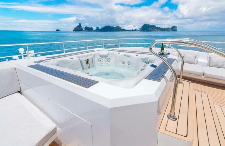 Exterior Sunbathing Area
