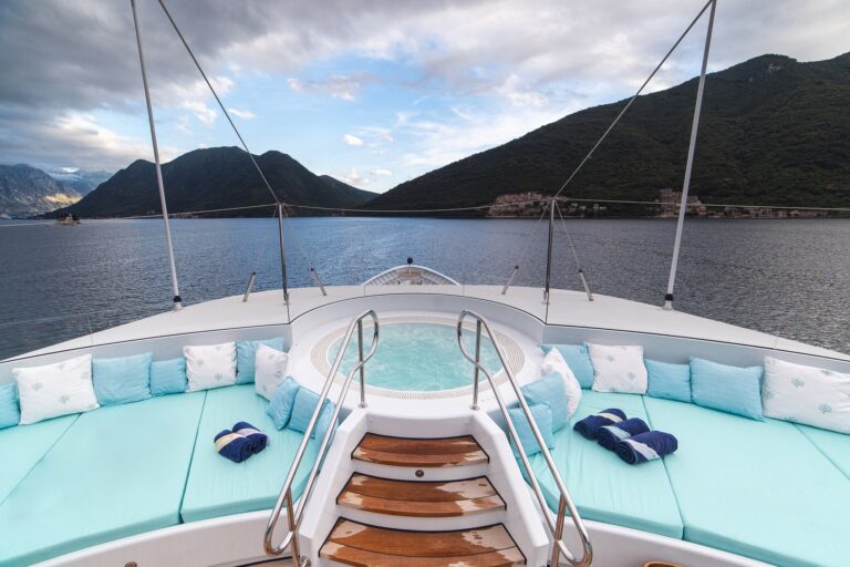 Deck Jacuzzi
