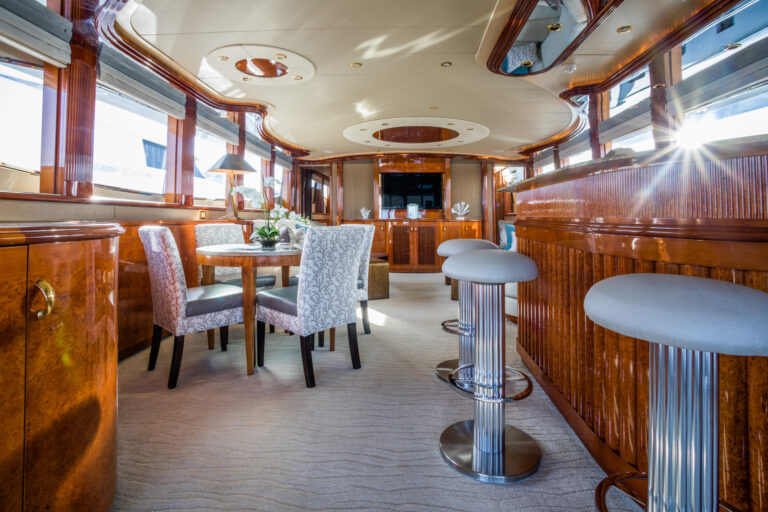 Salon View Forward