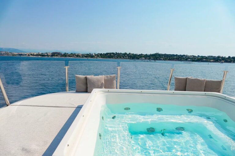 Exterior Bathtub With Sea Views