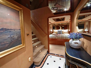 MY True North -  Foyer
