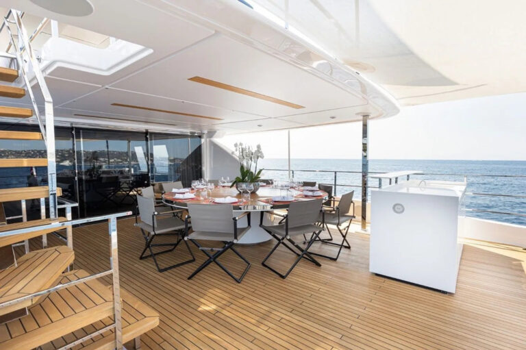 Deck Dining