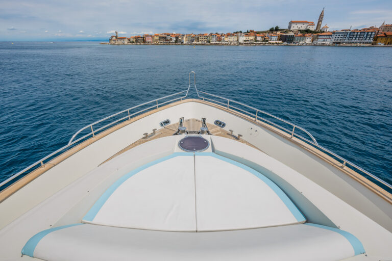 MY VELLMARI -  Foredeck